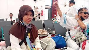 Bocah Lulusan SD Berangkat Haji untuk Ibunya