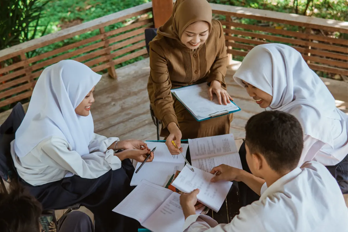 Guru Honorer Tetap Bisa Mengajar pada 2027