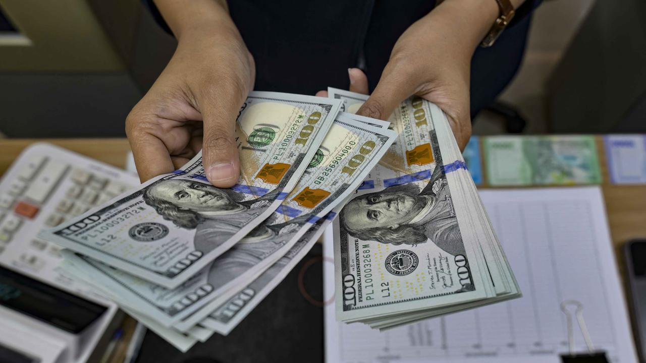 Rupiah Dekati Rp18.000 per Dolar AS, Ini Pemicunya